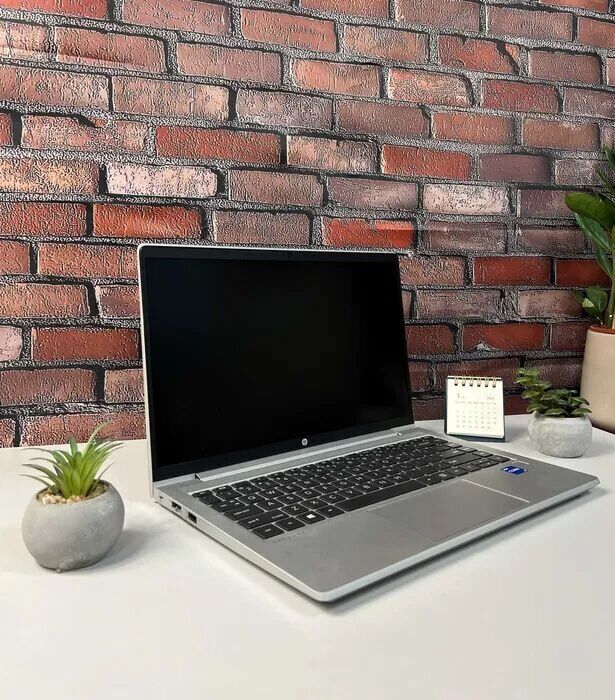 Ультрабук HP ProBook 440 G8 / 14" (1366x768) TN / Intel Core i5-1135G7 (4 (8) ядра по 2.4 - 4.2 GHz) / 8 GB DDR4 / 256 GB SSD / Intel Iris Xe Graphics / WebCam / Win 10 Pro - Зображення 8