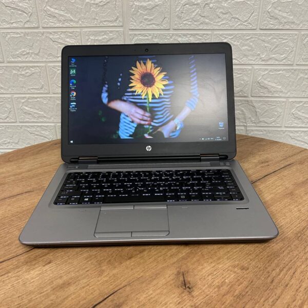 Ультрабук HP ProBook 645 G2 / 14" (1366x768) TN / AMD Pro A6-8500B (2 ядра по 1.6 - 3.0 GHz) / 4 GB DDR3 / 128 GB SSD / AMD Radeon R5 Graphics / WebCam - Зображення 2