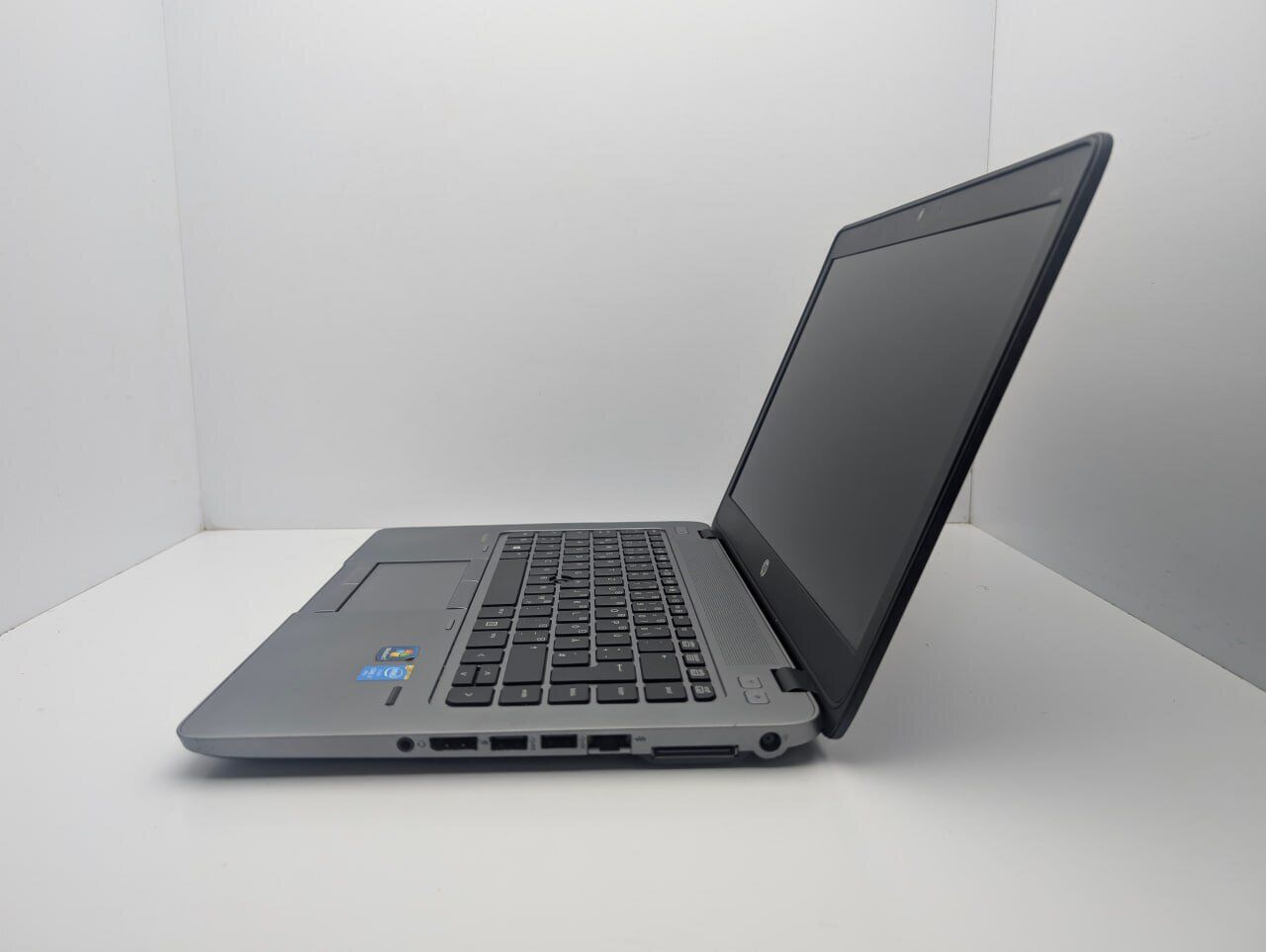 Ультрабук HP ProBook 840 G2 / 14" (1920x1080) TN / Intel Core i7-5600U (2 (4) ядра по 2.6 - 3.2 GHz) / 8 GB DDR3 / 240 GB SSD / AMD Radeon R7 M260X, 1 GB GDDR5, 128-bit / WebCam - Зображення 6