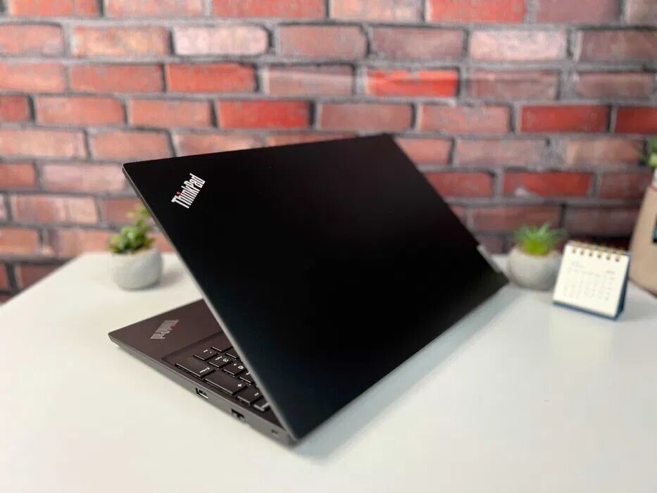 Ультрабук Lenovo ThinkPad E15 G2 / 15.6" (1920x1080) IPS / Intel Core i5-1135G7 (4 (8) ядра по 2.4 - 4.2 GHz) / 8 GB DDR4 / 256 GB SSD / Intel Iris Xe Graphics / WebCam - Зображення 7