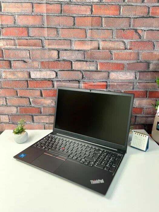 Ультрабук Lenovo ThinkPad E15 G2 / 15.6" (1920x1080) IPS / Intel Core i5-1135G7 (4 (8) ядра по 2.4 - 4.2 GHz) / 8 GB DDR4 / 256 GB SSD / Intel Iris Xe Graphics / WebCam - Зображення 6