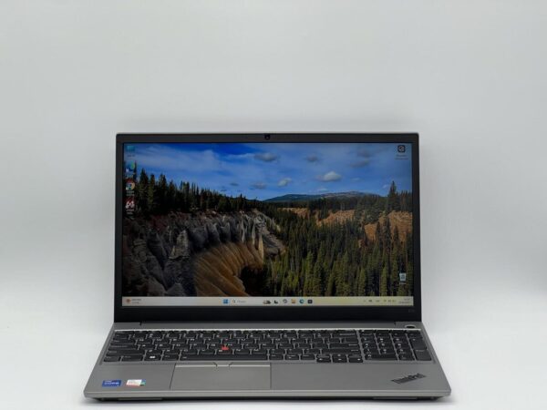 Ультрабук Б-клас Lenovo ThinkPad E15 Gen 4 / 15.6" (1920x1080) IPS / Intel Core i7-1255U (10 (12) ядер по 3.5 - 4.7 GHz) / 16 GB DDR4 / 480 GB SSD / Intel Iris Xe Graphics / WebCam - Зображення 2