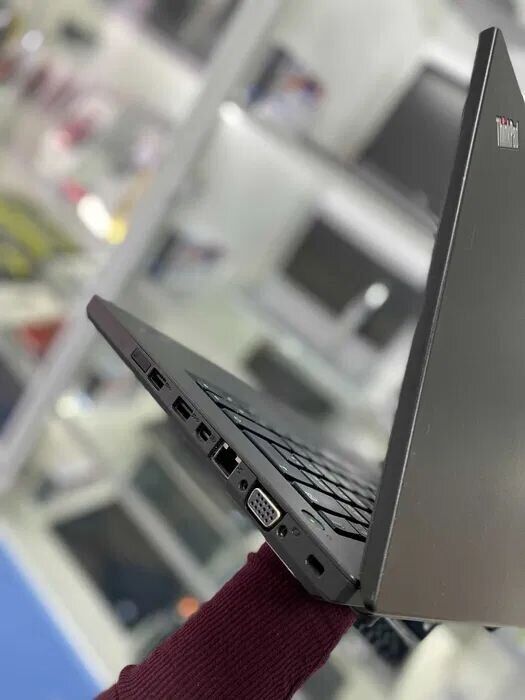 Ультрабук Lenovo ThinkPad L470 / 14" (1366x768) TN / Intel Core i5-6300U (2 (4) ядра по 2.4 - 3.0 GHz) / 8 GB DDR4 / 256 GB SSD / Intel HD Graphics 620 / WebCam / Windows 10 - Зображення 8