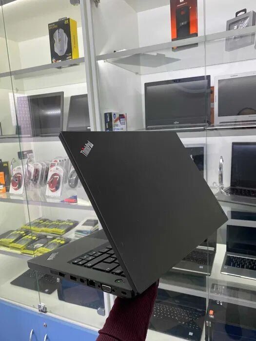 Ультрабук Lenovo ThinkPad L470 / 14" (1366x768) TN / Intel Core i5-6300U (2 (4) ядра по 2.4 - 3.0 GHz) / 8 GB DDR4 / 256 GB SSD / Intel HD Graphics 620 / WebCam / Windows 10 - Зображення 9