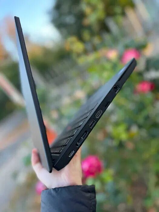 Ультрабук Lenovo ThinkPad L490 / 14" (1920x1080) IPS / Intel Core i3-8145U (2 (4) ядра по 2.1 - 3.9 GHz) / 8 GB DDR4 / 512 GB SSD M.2 / Intel UHD Graphics / WebCam / Windows 10 - Зображення 4