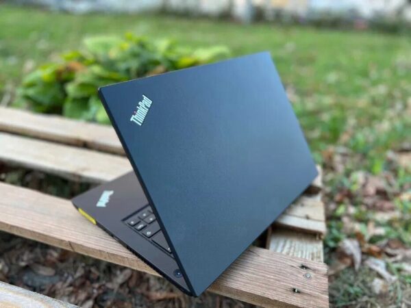 Ультрабук Lenovo ThinkPad L490 / 14" (1920x1080) IPS / Intel Core i3-8145U (2 (4) ядра по 2.1 - 3.9 GHz) / 8 GB DDR4 / 512 GB SSD M.2 / Intel UHD Graphics / WebCam / Windows 10 - Зображення 6