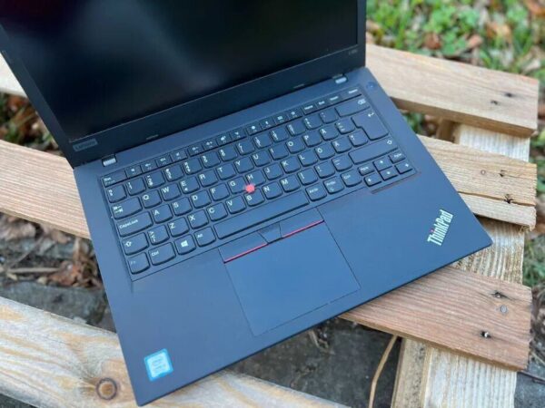 Ультрабук Lenovo ThinkPad L490 / 14" (1920x1080) IPS / Intel Core i3-8145U (2 (4) ядра по 2.1 - 3.9 GHz) / 8 GB DDR4 / 512 GB SSD M.2 / Intel UHD Graphics / WebCam / Windows 10 - Зображення 3
