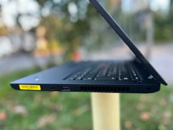 Ультрабук Lenovo ThinkPad L490 / 14" (1920x1080) IPS / Intel Core i3-8145U (2 (4) ядра по 2.1 - 3.9 GHz) / 8 GB DDR4 / 512 GB SSD M.2 / Intel UHD Graphics / WebCam / Windows 10 - Зображення 5