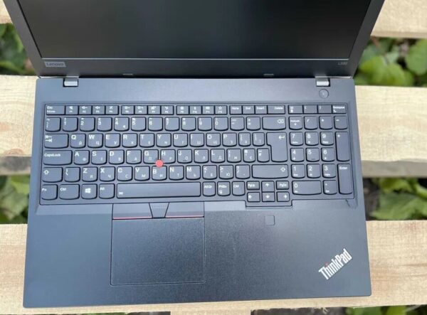 Ультрабук Lenovo ThinkPad L590 / 15.6" (1920x1080) IPS / Intel Core i5-8265U (4 (8) ядра по 1.6 - 3.9 GHz) / 16 GB DDR4 / 256 GB SSD / Intel UHD Graphics 620 / WebCam - Зображення 3