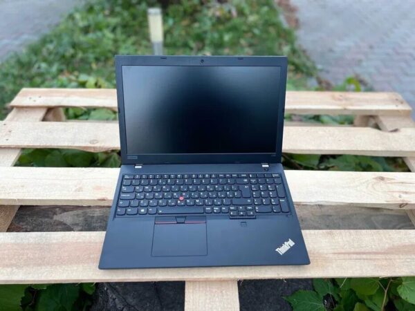 Ультрабук Lenovo ThinkPad L590 / 15.6" (1920x1080) IPS / Intel Core i5-8265U (4 (8) ядра по 1.6 - 3.9 GHz) / 16 GB DDR4 / 256 GB SSD / Intel UHD Graphics 620 / WebCam - Зображення 2