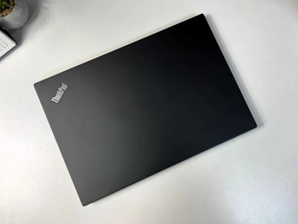 Ультрабук Lenovo ThinkPad T14 Gen 1 / 14" (1920x1080) IPS / AMD Ryzen 5 PRO 4650U (6 (12) ядер по 2.1 - 4.0 GHz) / 16 GB DDR4 / 256 GB SSD M.2 / AMD Radeon RX Vega 6 Graphics / WebCam - Зображення 7
