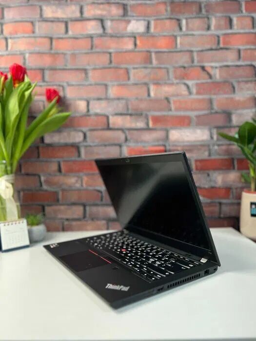 Ультрабук Lenovo ThinkPad T14 Gen 1 / 14" (1920x1080) IPS / AMD Ryzen 5 PRO 4650U (6 (12) ядер по 2.1 - 4.0 GHz) / 16 GB DDR4 / 256 GB SSD M.2 / AMD Radeon RX Vega 6 Graphics / WebCam - Зображення 2