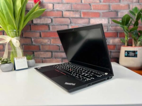Ультрабук Lenovo ThinkPad T14 Gen 1 / 14" (1920x1080) IPS / AMD Ryzen 5 PRO 4650U (6 (12) ядер по 2.1 - 4.0 GHz) / 16 GB DDR4 / 256 GB SSD M.2 / AMD Radeon RX Vega 6 Graphics / WebCam - Зображення 9