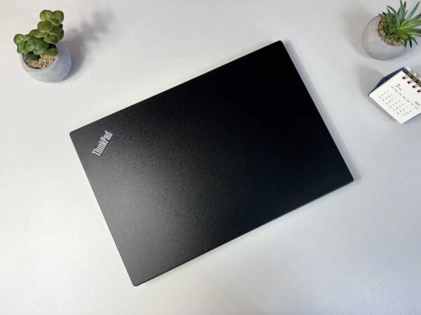Ультрабук Lenovo ThinkPad T14 Gen 1 / 14" (1920x1080) IPS / Intel Core i5-10310U (4 (8) ядра по 1.7 - 4.4 GHz) / 16 GB DDR4 / 256 GB SSD M.2 / Intel UHD Graphics / WebCam - Зображення 7
