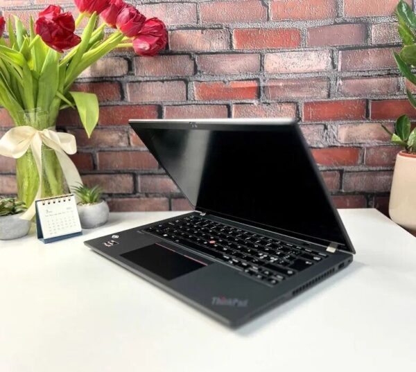 Ультрабук Lenovo ThinkPad T14 Gen 3 / 14" (1920x1080) IPS / AMD Ryzen 5 Pro 6650U (6 (12) ядер по 2.9 - 4.5 GHz) / 16 GB DDR4 / 256 GB SSD M.2 / AMD Radeon 660M Graphics / WebCam - Зображення 8