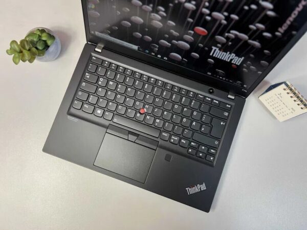 Ультрабук Lenovo ThinkPad T14s Gen 1 / 14" (1920x1080) IPS / Intel Core i5-10210U (4 (8) ядра по 1.6 - 4.2 GHz) / 16 GB DDR4 / 512 GB SSD M.2 / Intel UHD Graphics / WebCam - Зображення 3