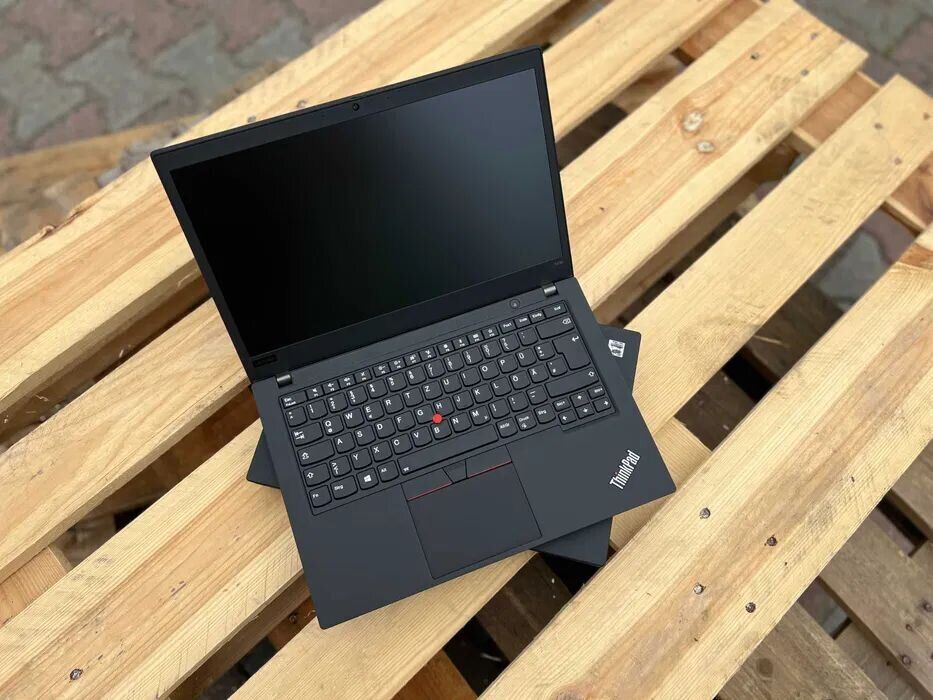 Ультрабук Lenovo ThinkPad T490 / 14" (1920x1080) IPS / Intel Core i5-8365U (4 (8) ядра по 1.6 - 4.1 GHz) / 8 GB DDR4 / 256 GB SSD / Intel UHD Graphics 630 / WebCam / Win 10 Pro - Зображення 9