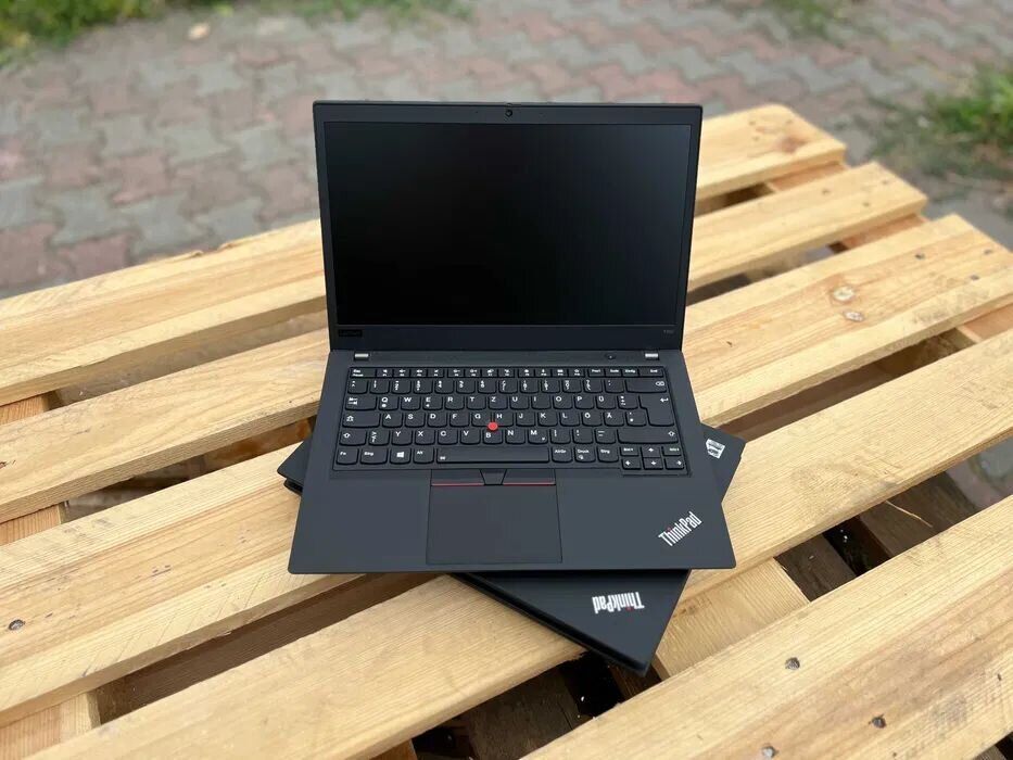Ультрабук Lenovo ThinkPad T490 / 14" (1920x1080) IPS / Intel Core i5-8365U (4 (8) ядра по 1.6 - 4.1 GHz) / 8 GB DDR4 / 256 GB SSD / Intel UHD Graphics 630 / WebCam / Win 10 Pro - Зображення 2