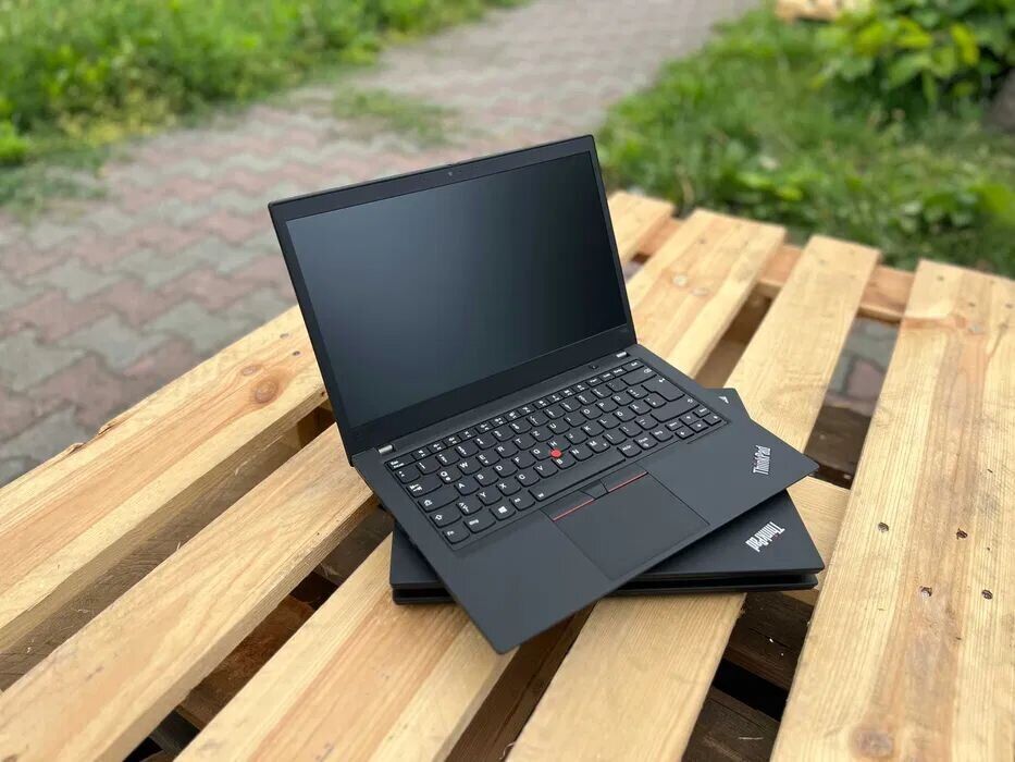 Ультрабук Lenovo ThinkPad T490 / 14" (1920x1080) IPS / Intel Core i5-8365U (4 (8) ядра по 1.6 - 4.1 GHz) / 8 GB DDR4 / 256 GB SSD / Intel UHD Graphics 630 / WebCam / Win 10 Pro - Зображення 6