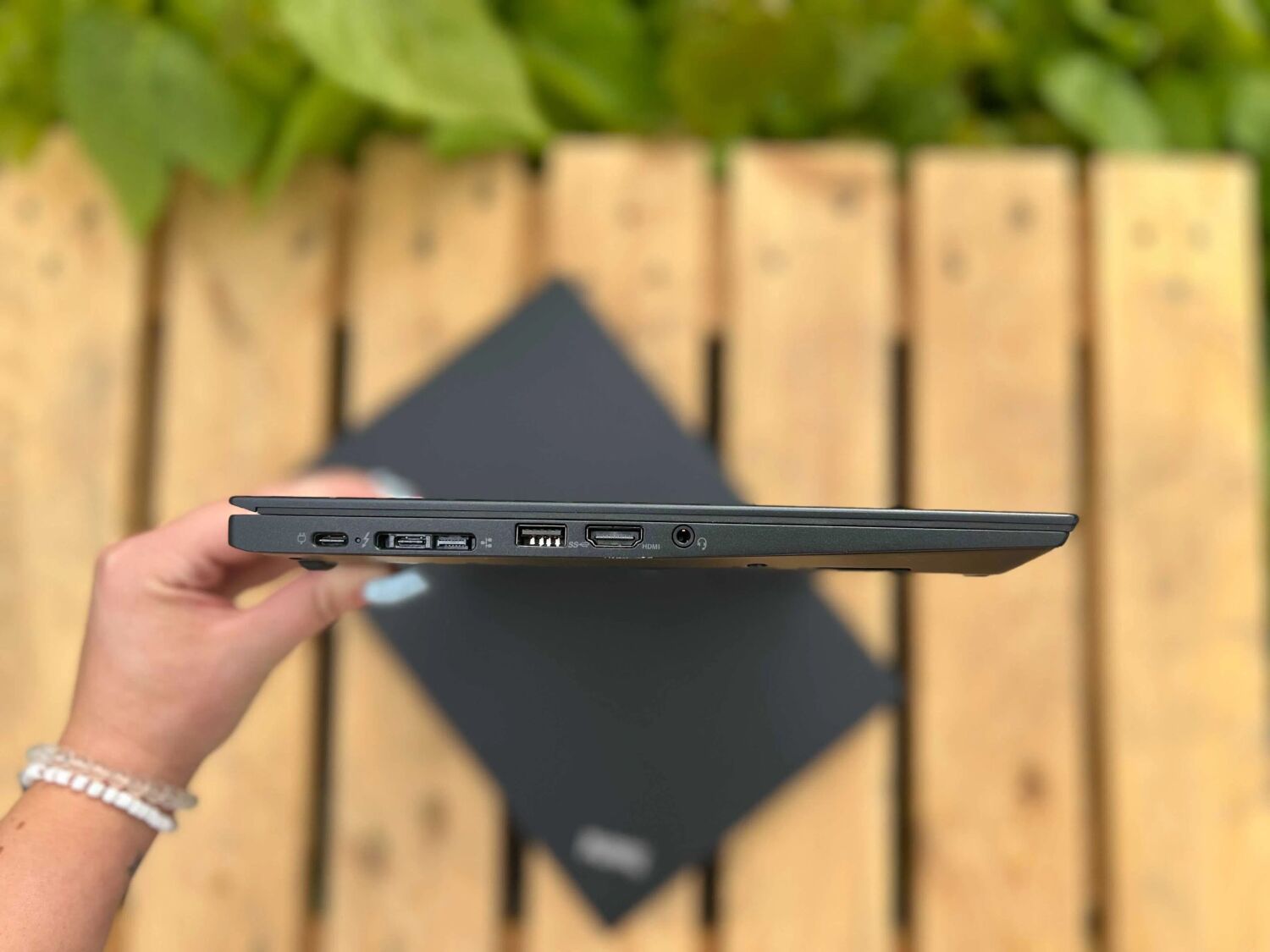 Ультрабук Lenovo ThinkPad T490s / 14" (1920x1080) IPS / Intel Core i5-8265U (4 (8) ядра по 1.6 - 3.9 GHz) / 16 GB DDR4 / 256 GB SSD / Intel UHD Graphics / WebCam - Зображення 4