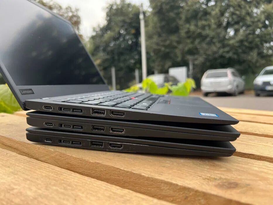 Ультрабук Lenovo ThinkPad X1 Carbon G6 / 14" (1920x1080) IPS / Intel Core i5-8350U (4 (8) ядра по 1.7 - 3.6 GHz) / 8 GB DDR3 / 256 GB SSD M.2 / Intel UHD Graphics 620 / WebCam - Зображення 3