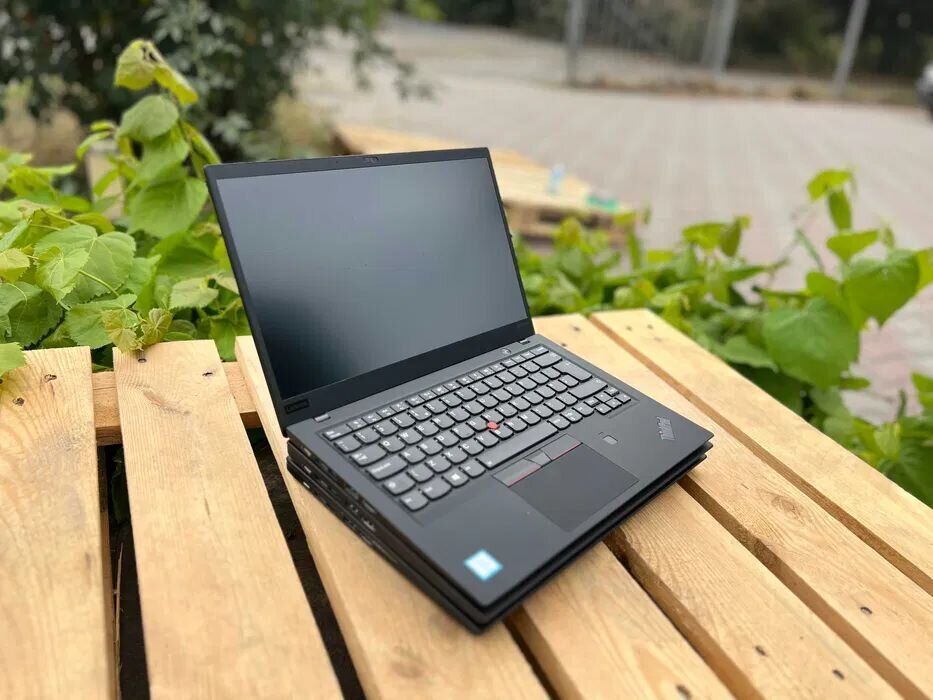 Ультрабук Lenovo ThinkPad X1 Carbon G6 / 14" (1920x1080) IPS / Intel Core i5-8350U (4 (8) ядра по 1.7 - 3.6 GHz) / 8 GB DDR3 / 256 GB SSD M.2 / Intel UHD Graphics 620 / WebCam - Зображення 7