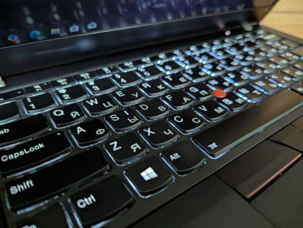 Ультрабук Lenovo ThinkPad x390 / 13.3" (1920x1080) IPS Touch / Intel Core i7-8565U (4 (8) ядра по 1.8 - 4.6 GHz) / 8 GB DDR4 / 512 GB SSD / Intel UHD Graphics / WebCam / TouchID / Windows 10 - Зображення 6