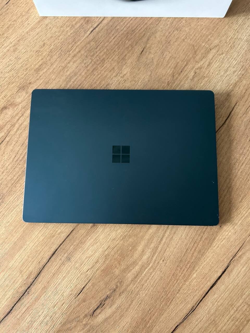 Ультрабук Б-клас Microsoft Surface Laptop 2 / 13.5" (2256x1504) IPS Touch / Intel Core i5-8250U (4 (8) ядра по 1.6 - 3.4 GHz) / 8 GB DDR3 / 256 GB SSD M.2 / Intel UHD Graphics 620 / WebCam / HDMI - Зображення 6