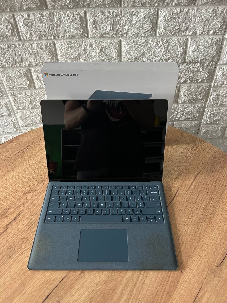 Ультрабук Б-клас Microsoft Surface Laptop 2 / 13.5" (2256x1504) IPS Touch / Intel Core i5-8250U (4 (8) ядра по 1.6 - 3.4 GHz) / 8 GB DDR3 / 256 GB SSD M.2 / Intel UHD Graphics 620 / WebCam / HDMI - Зображення 8