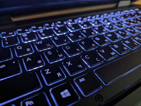 Захищений ноутбук Dell Latitude 14 Rugged 5414 / 14" (1920x1080) IPS / Intel Core i5-6300U (2 (4) ядра по 2.4 - 3.0 GHz) / 8 GB DDR4 / 512 GB SSD / Intel HD Graphics 520 / WebCam / HDMI / Windows 10 - Зображення 6