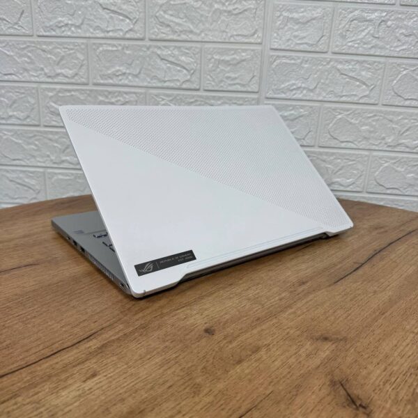Ігровий ультрабук Asus ROG Zephyrus G14 GA401IV / 14" (1920x1080) IPS / AMD Ryzen 9 4900HS (8 (16) ядер по 3.0 - 4.3 GHz) / 16 GB DDR4 / 512 GB SSD NVMe / nVidia GeForce RTX 2060 Max-Q, 6 GB GDDR6, 192-bit - Зображення 6