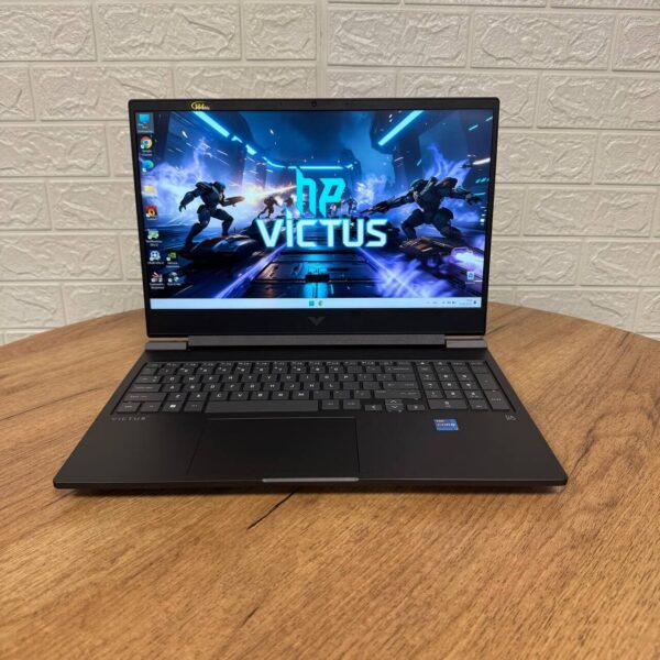 Ігровий ноутбук HP Victus Gaming 16-r0073cl / 16.1" (1920x1080) IPS / Intel Core i7-13700HX (16 (24) ядер по 2.1 - 5.0 GHz) / 16 GB DDR5 / 512 GB SSD NVMe / nVidia GeForce RTX 4060, 8 GB GDDR6, 128-bit / WebCam - Зображення 2