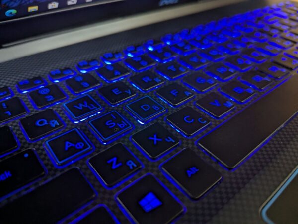 Ігровий ноутбук Dell G3 3579 / 15.6" (1920x1080) IPS / Intel Core i5-8300H (4 (8) ядра по 2.3 - 4.0 GHz) / 16 GB DDR4 / 512 GB SSD / nVidia GeForce GTX 1060, 6 GB GDDR5, 192-bit / WebCam / Windows 10 - Зображення 6