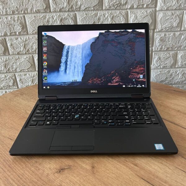 Ноутбук Б-клас Dell Latitude 5580 / 15.6" (1366x768) TN / Intel Core i7-7600U (2 (4) ядра по 2.8 - 3.9 GHz) / 8 GB DDR4 / 500 GB HDD / nVidia GeForce 930MX, 2 GB GDDR3, 64-bit - Зображення 2