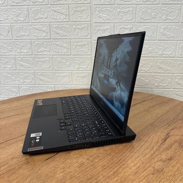 Ігровий ноутбук Lenovo Legion 5 15ACH6H / 15.6" (1920x1080) IPS / AMD Ryzen 5 5600H (6 (12) ядер по 3.3 - 4.2 GHz) / 16 GB DDR4 / 1000 GB SSD / nVidia GeForce RTX 3050, 4 GB GDDR6, 128-bit / WebCam - Зображення 5