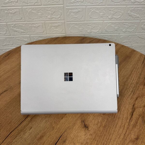 Ультрабук-трансформер Б-клас Microsoft Surface Book 2 / 13.5" (3000x2000) IPS Touch / Intel Core i5-7300U (2 (4) ядра по 2.6 - 3.5 GHz) / 8 GB DDR4 / 128 GB SSD NVMe / Intel HD Graphics 620 / WebCam - Зображення 3
