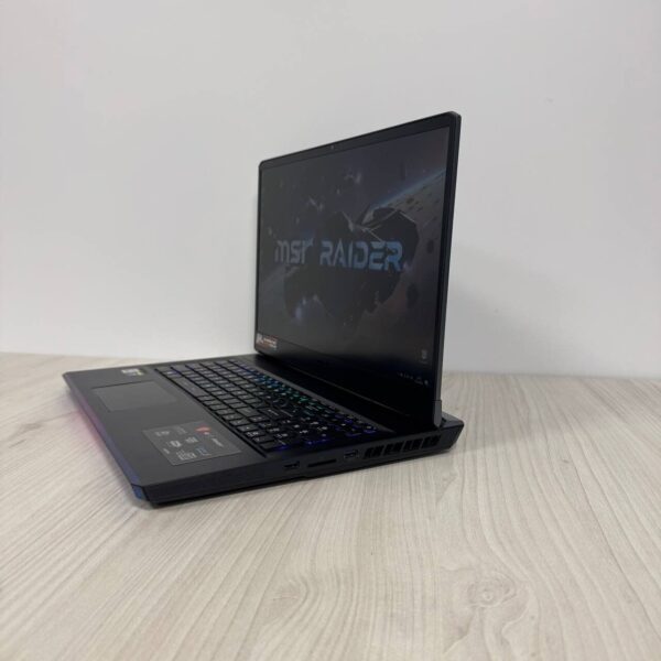 Ігровий ноутбук MSI GE76 Raider 10UG / 17.3" (1920x1080) IPS / Intel Core i7-10870H (8 (16) ядер по 2.2 - 5.0 GHz) / 32 GB DDR4 / 1000 GB SSD NVMe / nVidia GeForce RTX 3070, 8 GB GDDR6, 256-bit / WebCam - Зображення 5