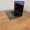 Ультрабук Apple MacBook Pro 16 2021 A2485 / 16.2" (3456x2234) IPS / Apple M1 Pro (10 ядер по 3.2 GHz) / 32 GB DDR5 / 512 GB SSD / Apple M1 Pro Graphics / WebCam / MacOS - Зображення 5