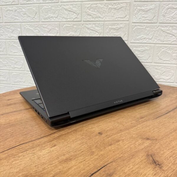 Ігровий ноутбук Б-клас HP Victus Gaming 16-s0075nr / 16.1" (1920x1080) IPS / AMD Ryzen 7 7840HS (8 (16) ядра по 3.8 - 5.1 GHz) / 16 GB DDR5 / 512 GB SSD NVMe / nVidia GeForce RTX 3050, 6 GB GDDR6, 96-bit / WebCam - Зображення 6
