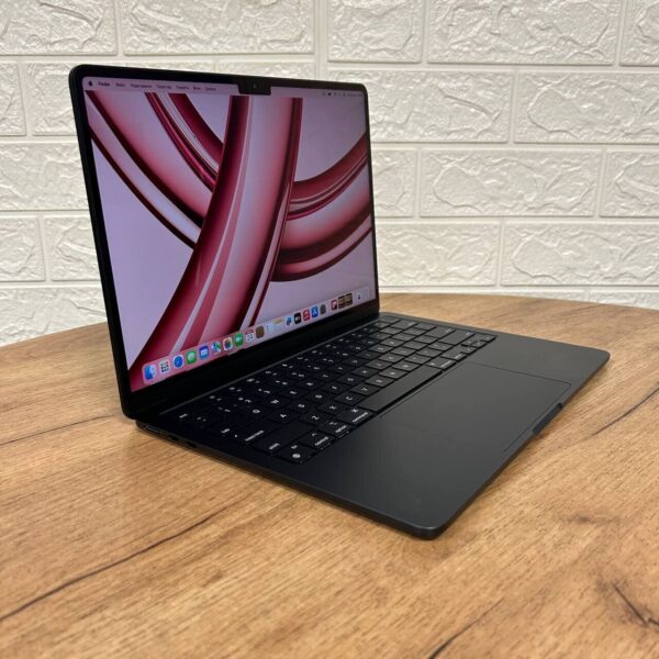 Ультрабук Apple MacBook Air 2024 A2681 / 13.6" (2560x1664) IPS / Apple M3 (8 ядер по 4.05 GHz) / 8 GB DDR5 / 256 GB SSD / Apple M3 Graphics / WebCam / MacOS - Зображення 4