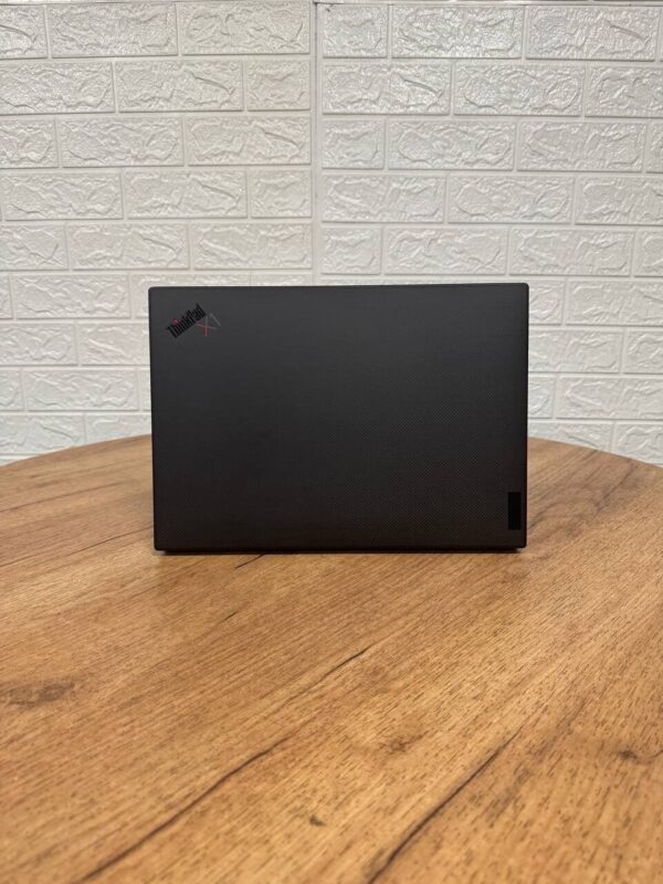 Ультрабук Lenovo ThinkPad X1 Carbon Gen 9 / 14" (3840x2400) IPS / Intel Core i7-1185G7 (4 (8) ядра по 3.0 - 4.8 GHz) / 16 GB DDR4 / 512 GB SSD / Intel Iris Xe Graphics / WebCam - Зображення 3