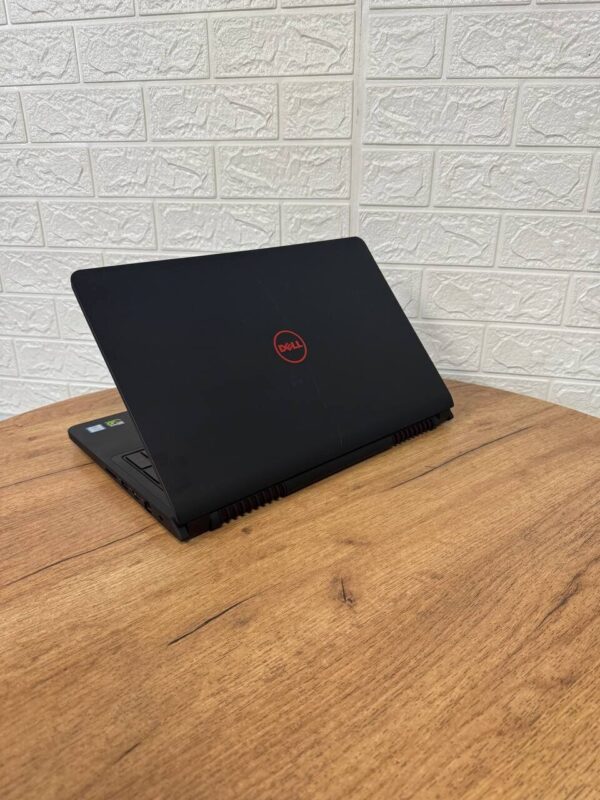 Ігровий ноутбук Б-клас Dell Inspiron 15 5577 / 15.6" (1920x1080) TN / Intel Core i5-7300HQ (4 ядра по 2.5 - 3.5 GHz) / 16 GB DDR4 / 128 GB SSD NVMe + 1000 GB HDD / nVidia GeForce GTX 1050, 4 GB GDDR5, 128-bit / WebCam - Зображення 6