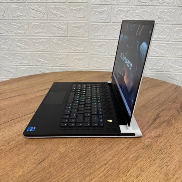 Ігровий ноутбук Dell Alienware X15 R2 White / 15.6" (1920x1080) IPS / Intel Core i7-12700H (14 (20) ядер по 2.3 - 4.7 GHz) / 32 GB DDR5 / 512 GB SSD NVMe / nVidia GeForce RTX 3060, 6 GB GDDR6, 192-bit / WebCam - Зображення 5