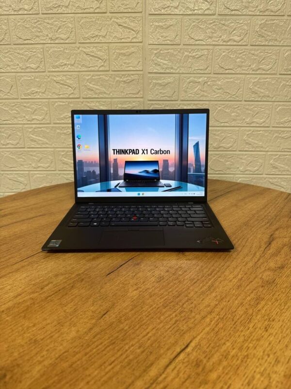 Ультрабук Lenovo ThinkPad X1 Carbon Gen 9 / 14" (3840x2400) IPS / Intel Core i7-1185G7 (4 (8) ядра по 3.0 - 4.8 GHz) / 16 GB DDR4 / 512 GB SSD / Intel Iris Xe Graphics / WebCam - Зображення 2