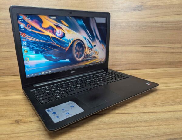 Ноутбук Dell Inspiron 15-5545 / 15.6" (1366x768) TN / AMD A8-7100 (4 ядра по 1.8 - 3.0 GHz) / 8 GB DDR3 / 240 GB SSD / AMD Radeon R5 Graphics / WebCam / Windows 10 - Зображення 4