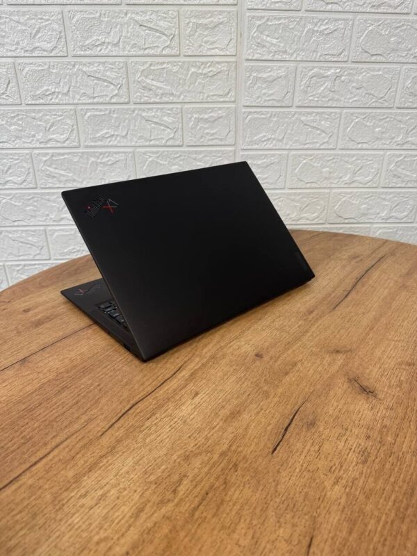 Ультрабук Б-клас Lenovo ThinkPad X1 Carbon Gen 9 / 14" (1920x1200) IPS / Intel Core i7-1185G7 (4 (8) ядра по 3.0 - 4.8 GHz) / 16 GB DDR4 / 512 GB SSD / Intel Iris Xe Graphics / WebCam - Зображення 6