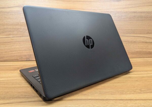 Ноутбук Б-клас HP 14-fg1003cl / 14" (1920x1080) IPS / AMD Ryzen 3 5300U (4 (8) ядра по 2.6 - 3.8 GHz) / 16 GB DDR4 / 512 GB SSD / AMD Radeon Graphics 384SP / WebCam / Windows 10 - Зображення 6