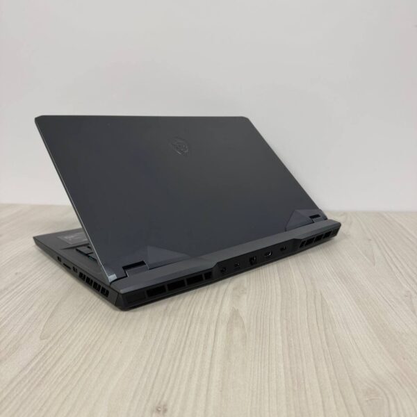 Ігровий ноутбук MSI GE76 Raider 10UG / 17.3" (1920x1080) IPS / Intel Core i7-10870H (8 (16) ядер по 2.2 - 5.0 GHz) / 32 GB DDR4 / 1000 GB SSD NVMe / nVidia GeForce RTX 3070, 8 GB GDDR6, 256-bit / WebCam - Зображення 6