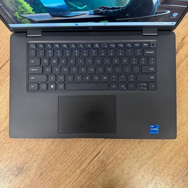Ультрабук Б-клас Dell Latitude 7530 / 15.6" (1920x1080) IPS / Intel Core i7-1255U (10 (12) ядер по 1.7 - 4.7 GHz) / 16 GB DDR4 / 256 GB SSD NVMe / Intel Iris Xe Graphics / WebCam - Зображення 7