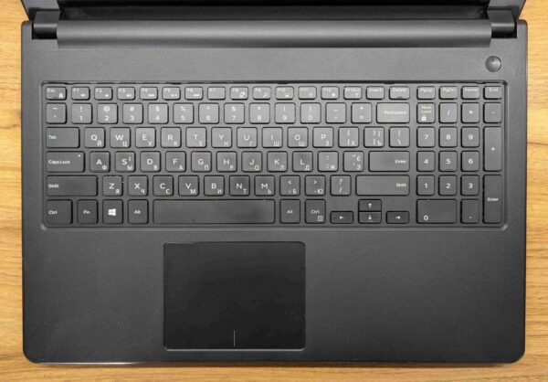 Ноутбук Dell Inspiron 5558 / 15.6" (1366x768) TN Touch / Intel Core i3-4030U (2 (4) ядра по 1.9 GHz) / 8 GB DDR3 / 240 GB SSD / Intel HD Graphics 4400 / WebCam / Windows 10 - Зображення 3